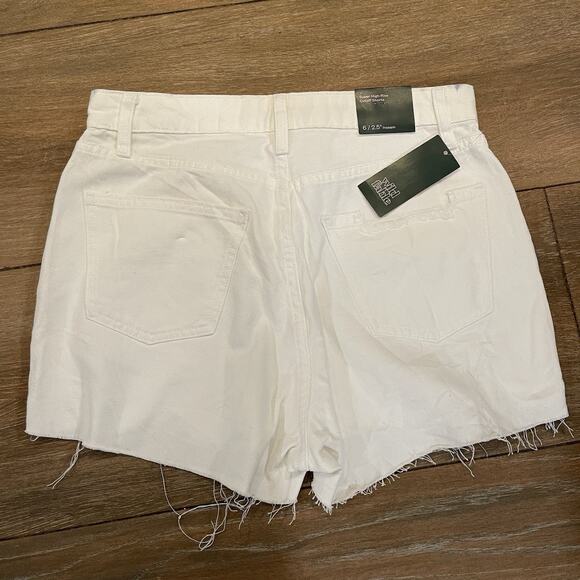 Wild Fable Target White highest rise denim distressed shorts NEW size 6 - Picture 4 of 6
